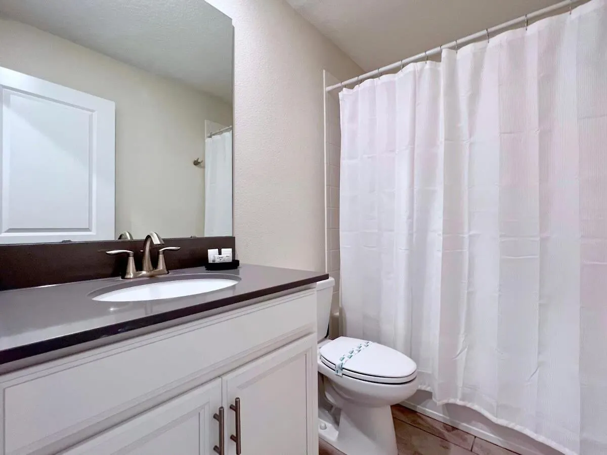 Spacious With Fun Decore And Game Room-4544tb * קיסימי