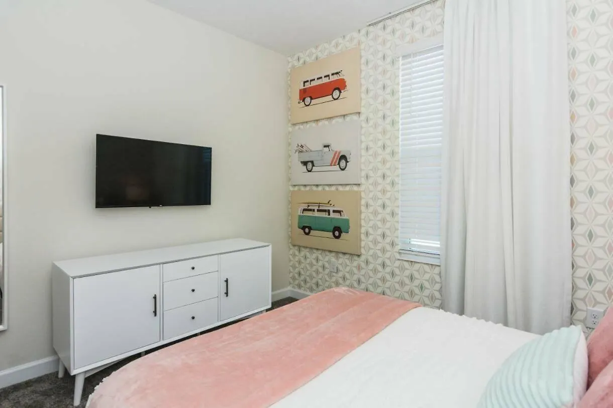Storey 6 Bedroom Vacation 2807 *