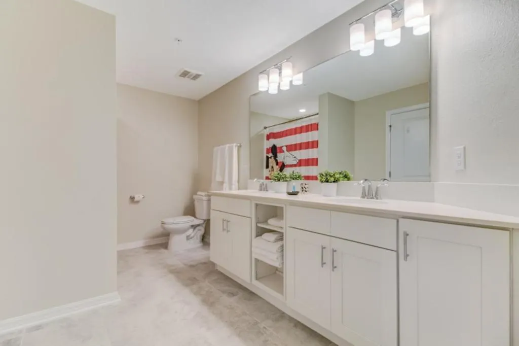 Summer Sale Storey 3bdrm Apartment *