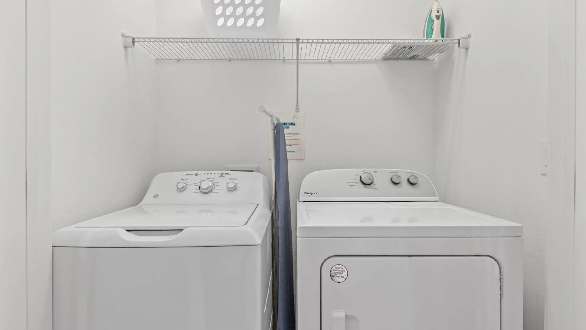 Upstay -spacious W Pool-hot Tub-bbq- Sleeps 27 *