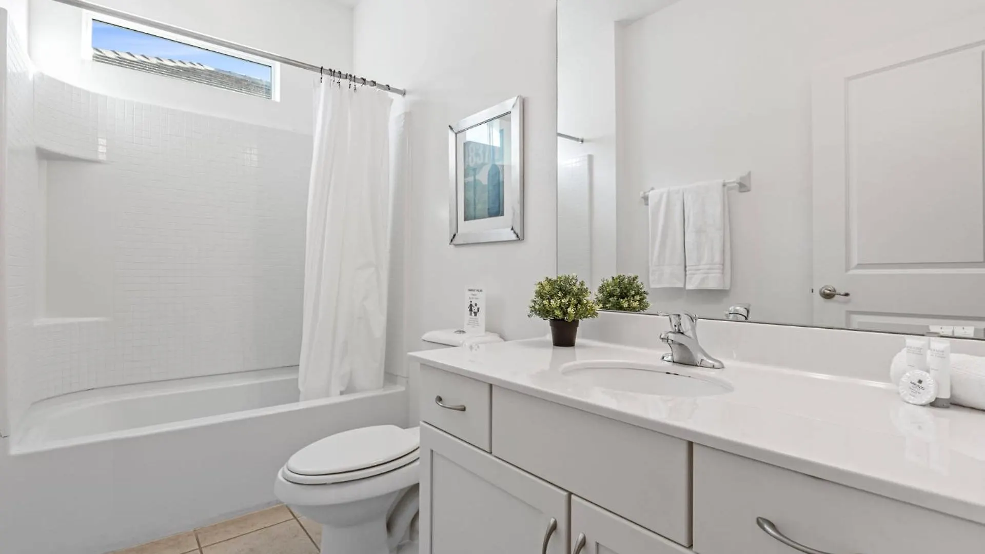 Upstay -spacious W Pool-hot Tub-bbq- Sleeps 27 Holiday home Kissimmee