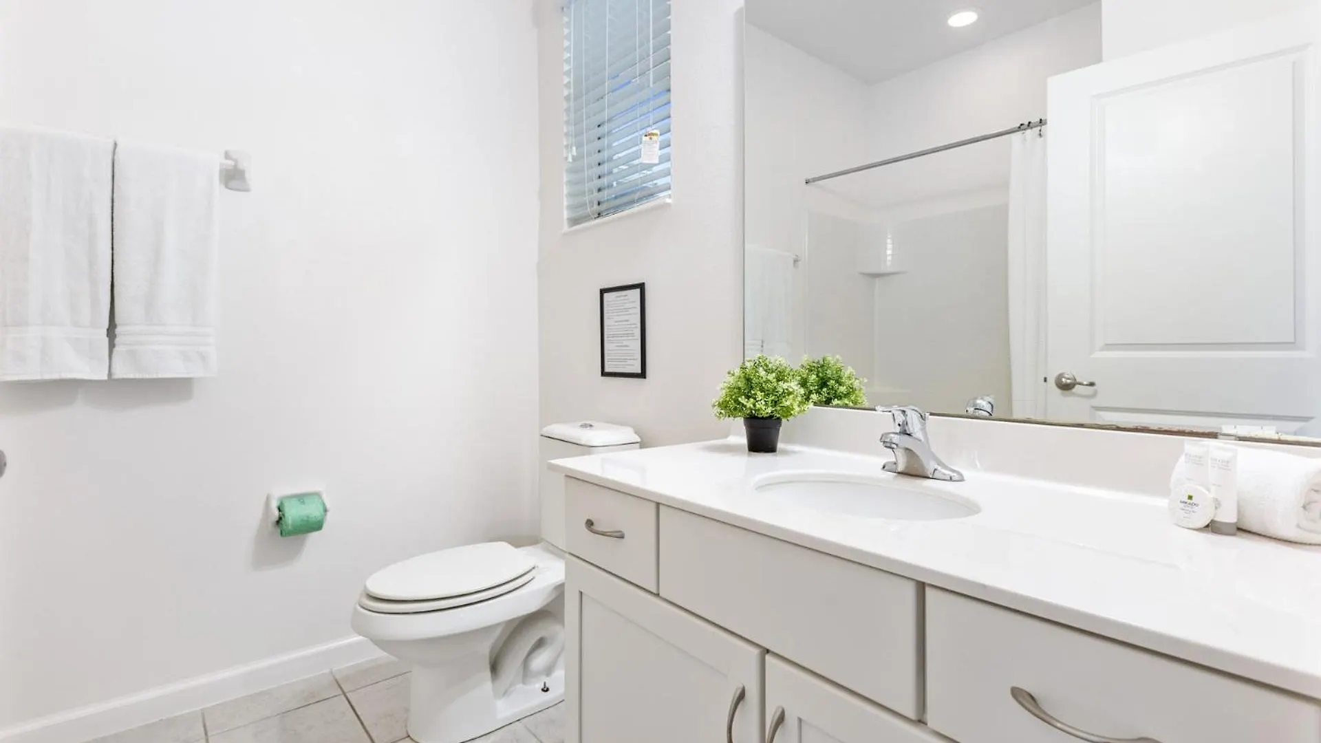 Upstay -spacious W Pool-hot Tub-bbq- Sleeps 27