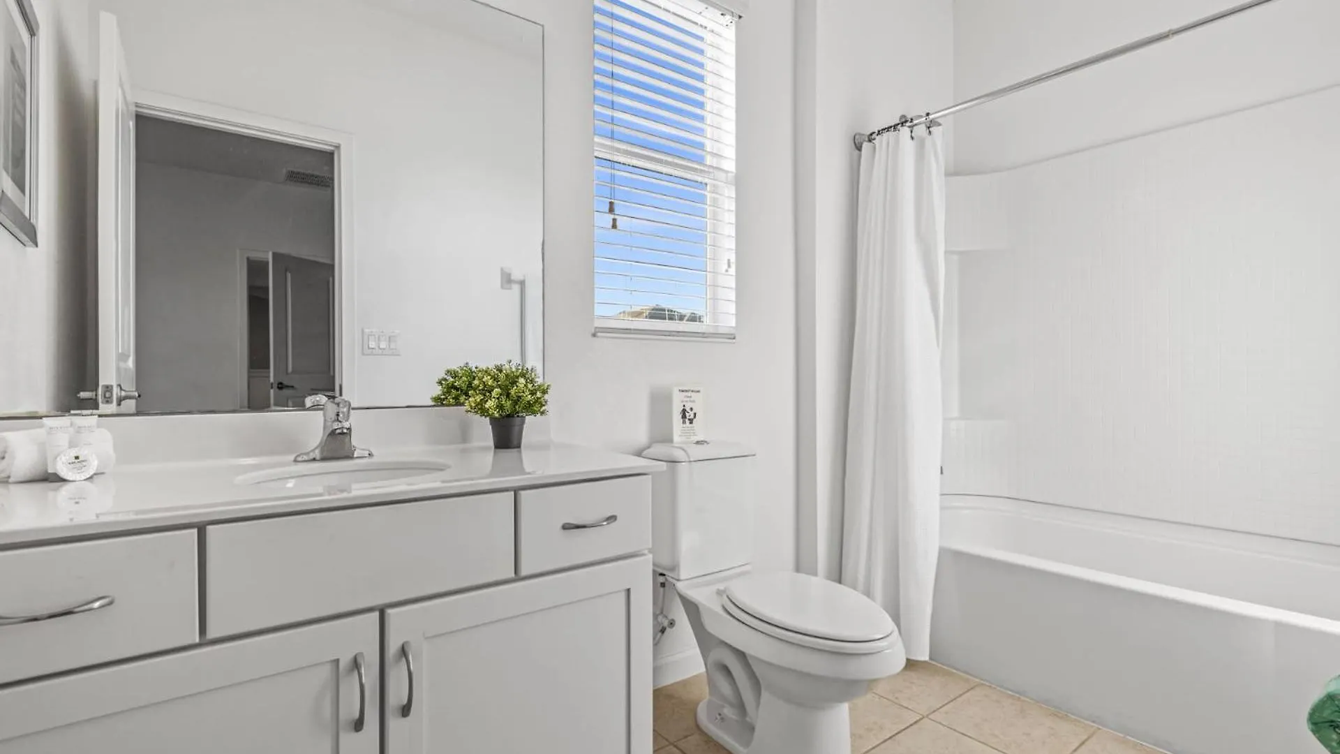 Upstay -spacious W Pool-hot Tub-bbq- Sleeps 27 Kissimmee