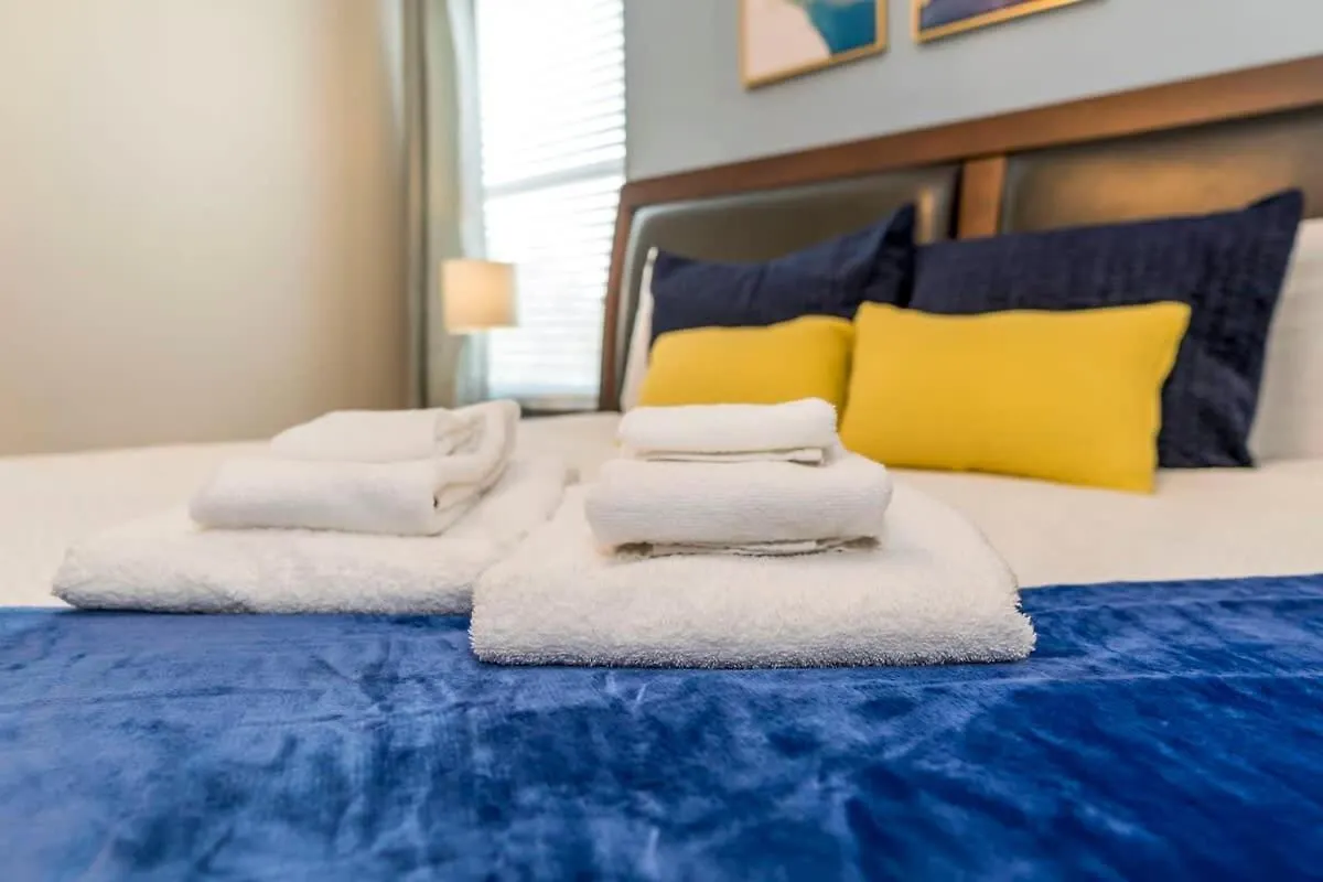 Roomy Town Home, Mickey-themed Bedroom! #4bv550 Holiday home *