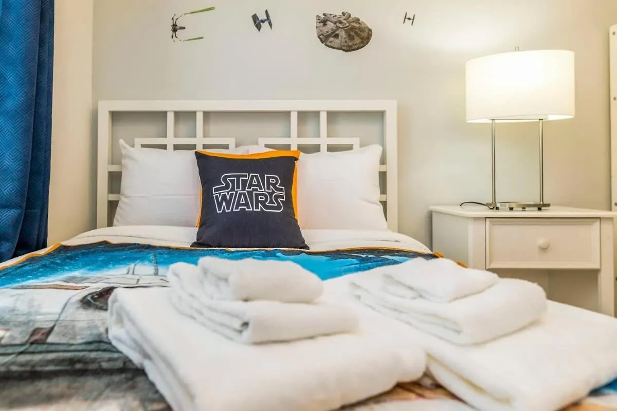 Roomy Town Home, Mickey-themed Bedroom! #4bv550 Holiday home *