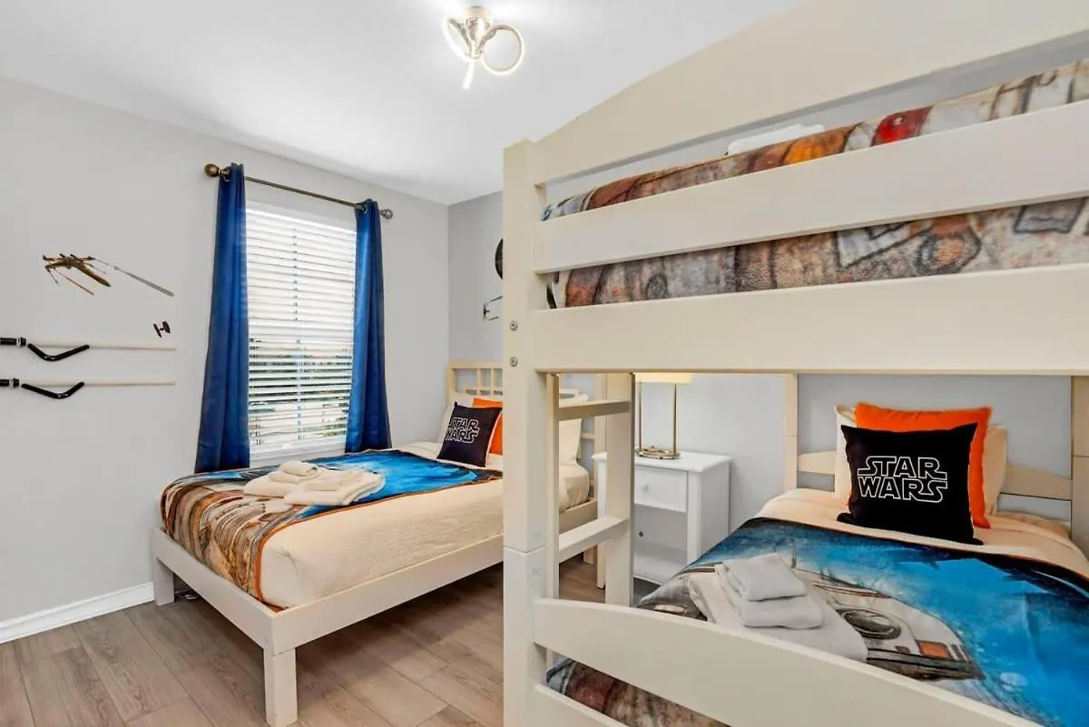 Roomy Town Home, Mickey-themed Bedroom! #4bv550 Holiday home Kissimmee