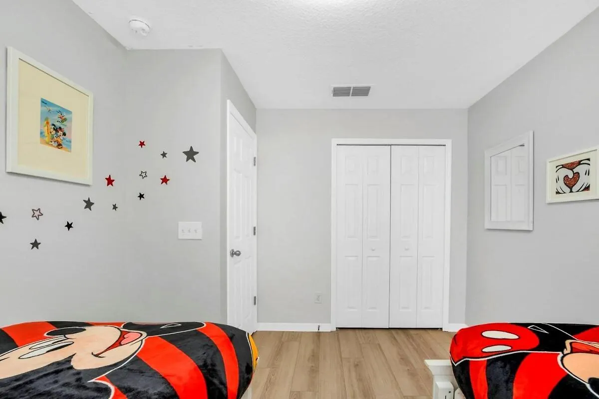 Roomy Town Home, Mickey-themed Bedroom! #4bv550 Holiday home