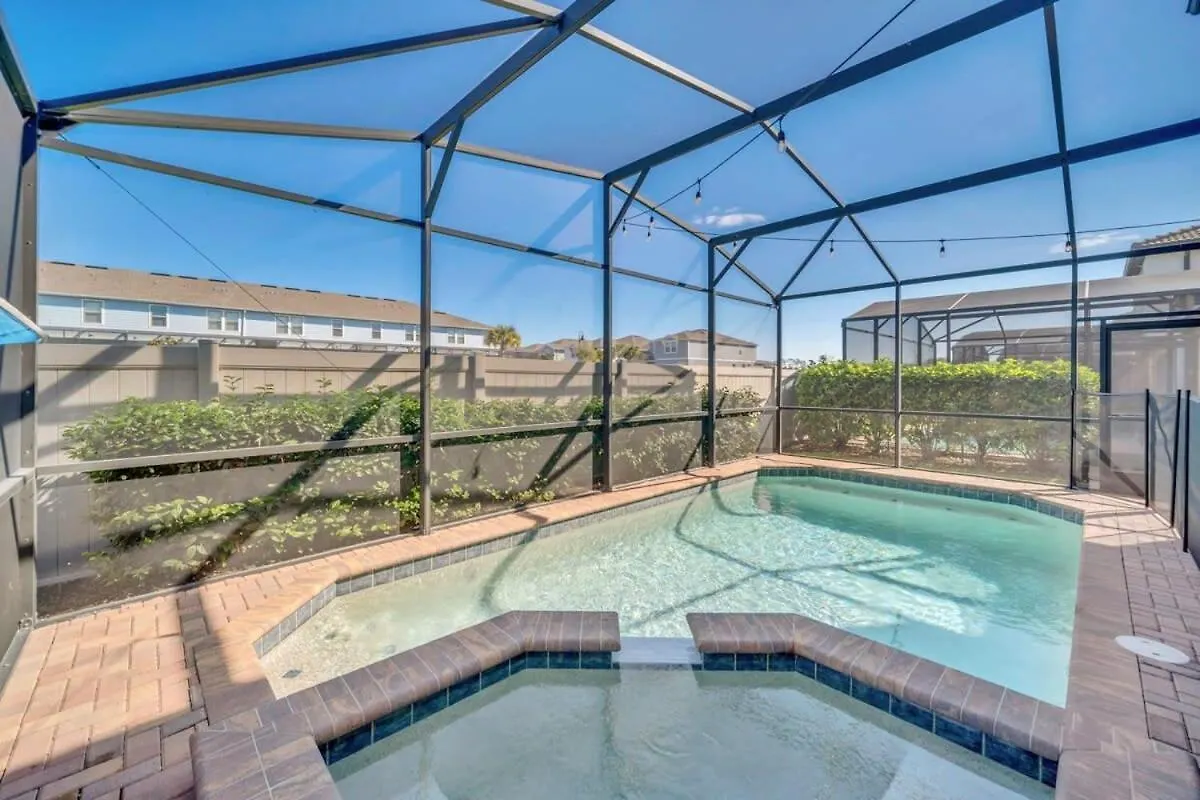 Holiday home Star Wars Villa: Disney-themed Retreat With Game And Pool *
