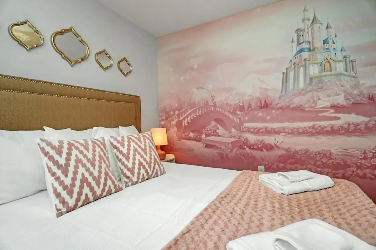 Star Wars Villa: Disney-themed Retreat With Game And Pool Holiday home *