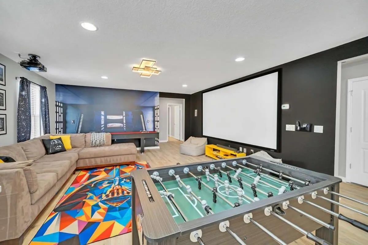 Holiday home Star Wars Villa: Disney-themed Retreat With Game And Pool *