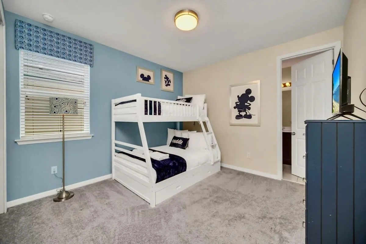 Avenger's, Frozen And Alice In Wonderland Themed Rooms! Private Pool And Modern Decor!