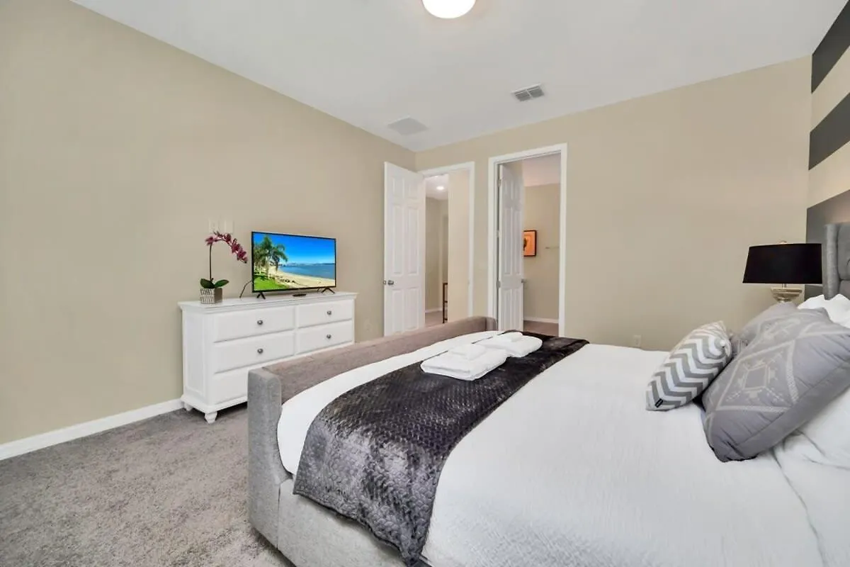 Holiday home Avenger's, Frozen And Alice In Wonderland Themed Rooms! Private Pool And Modern Decor!