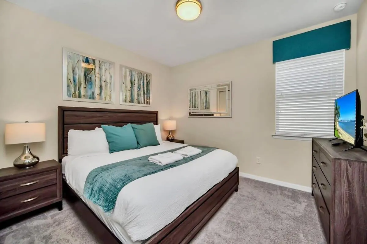 Avenger's, Frozen And Alice In Wonderland Themed Rooms! Private Pool And Modern Decor! Holiday home Kissimmee