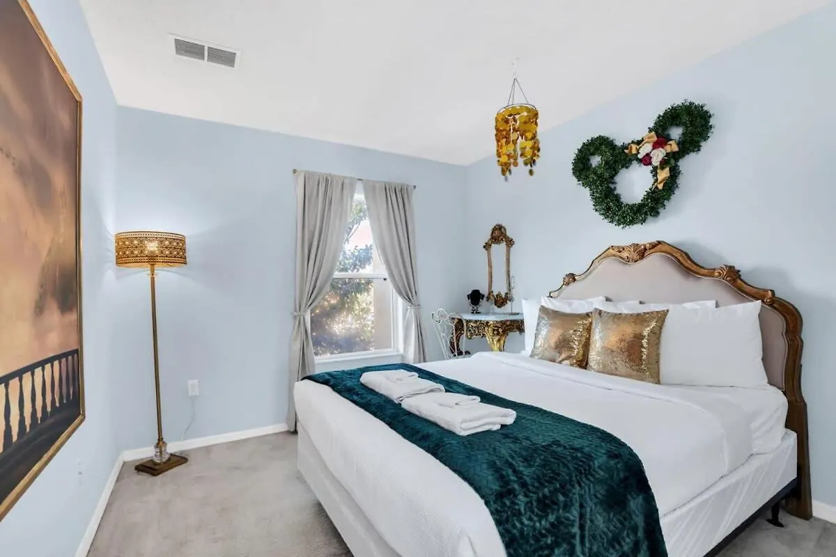 Holiday home Newly Renovated Stylish With Star Wars Mickey And Safari Themed #3tv4706 Kissimmee