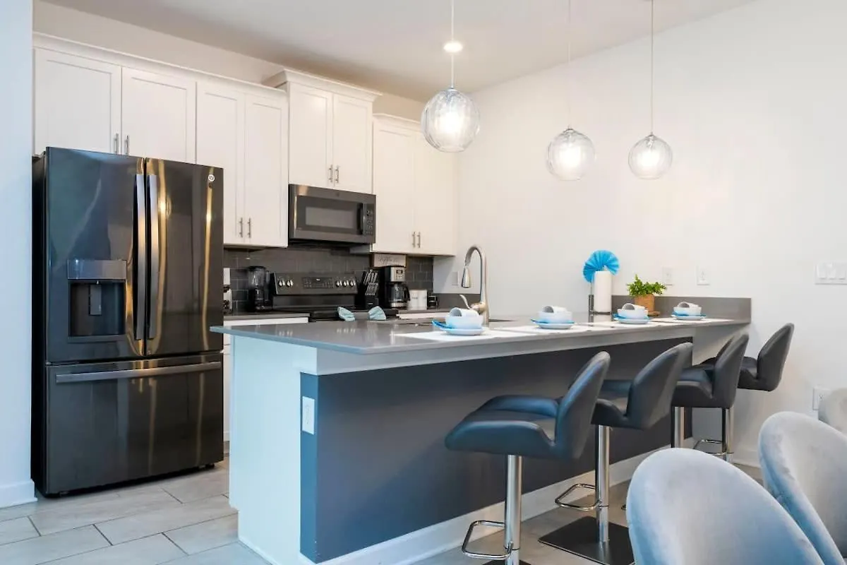 Gorgeous 4 Bd W Pool At Storey 4277