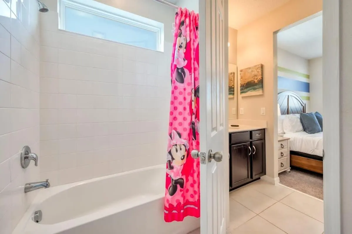 4-br Oasis In Stunning *