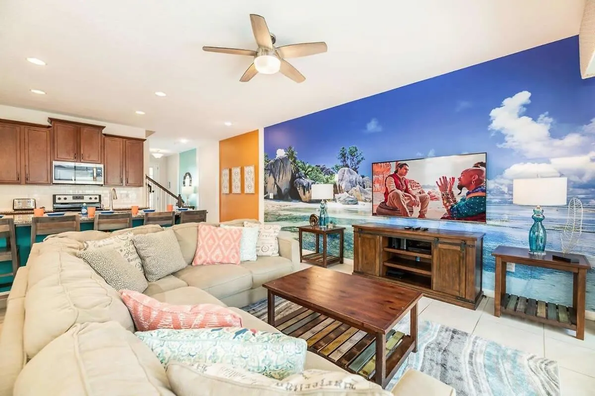 Sunny Retreat-colorful Pool Great Location Kissimmee