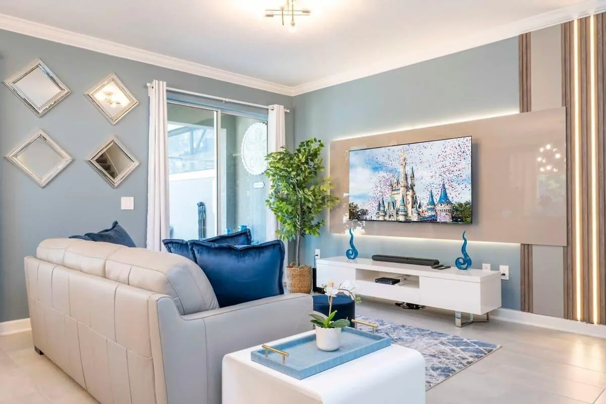 Wonderful 5 Bd W Pool @ Storey 2545 *