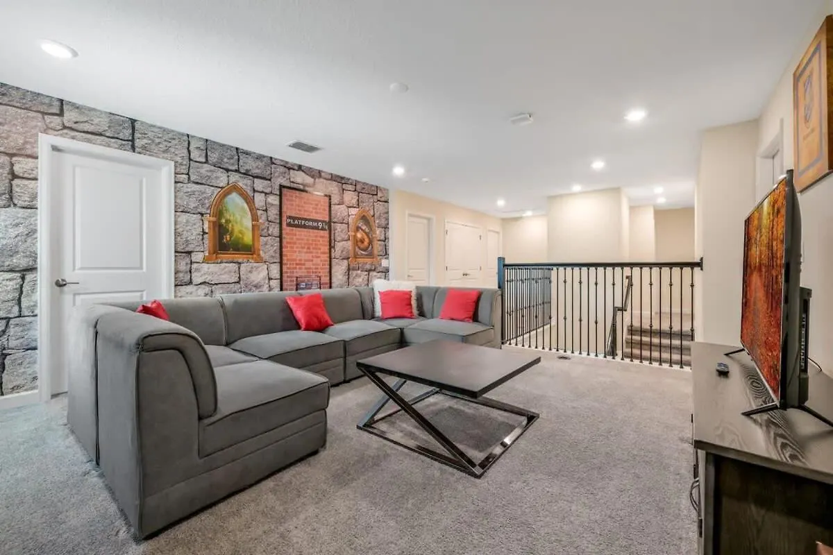 Charming Ideal Location Spacious Game 度假居 基西米