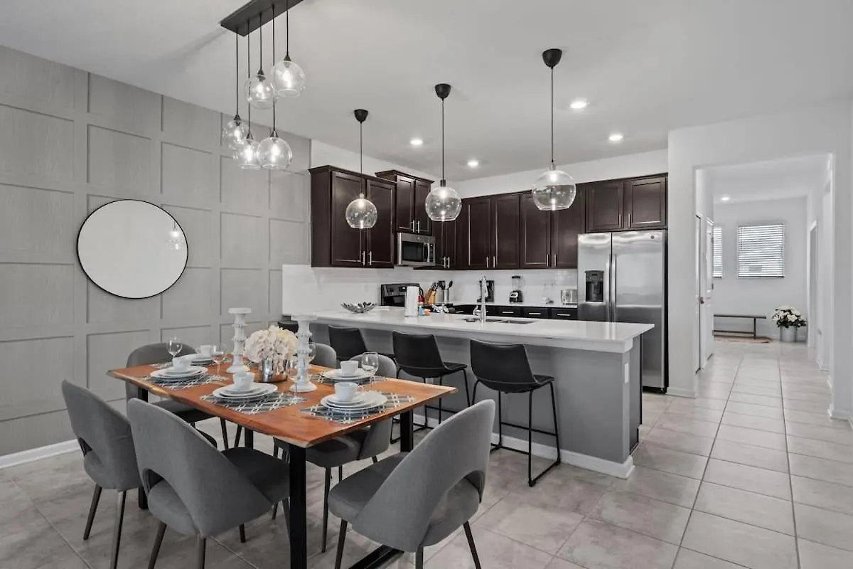 Apartment Beautiful & Spacious 3-bed Champions Gate *