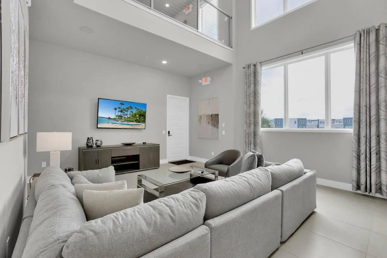 Luxury Escape At Reunion Near And Universal Holiday home *