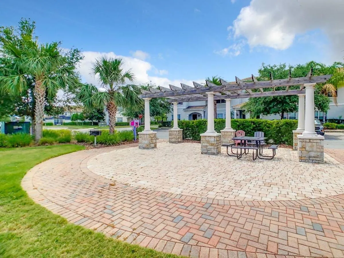 Storey Dreamy Townhome, 5 Mi Universal