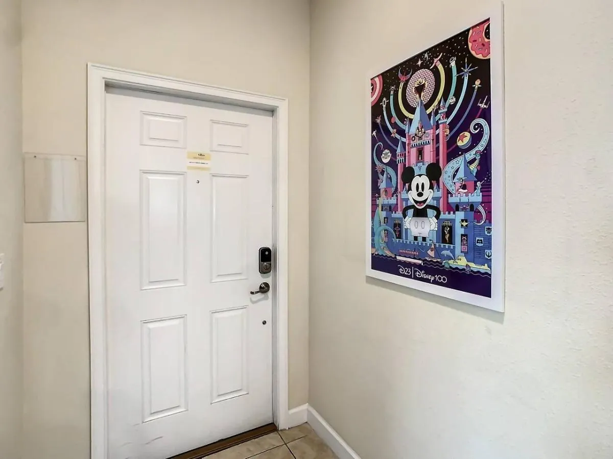 Storey Dreamy Townhome, 5 Mi Universal Holiday home Kissimmee