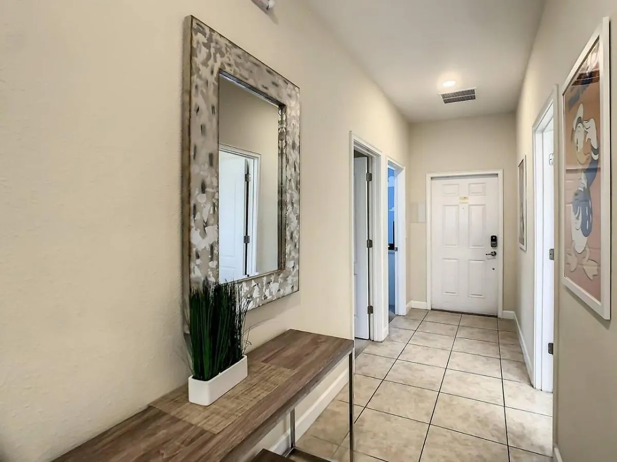 Storey Dreamy Townhome, 5 Mi Universal *