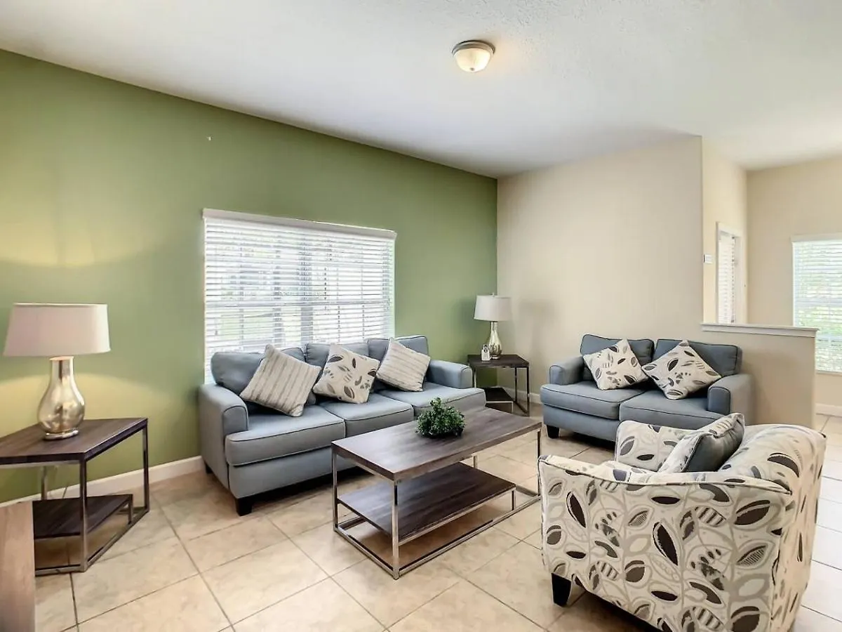 Storey Dreamy Townhome, 5 Mi Universal Holiday home *
