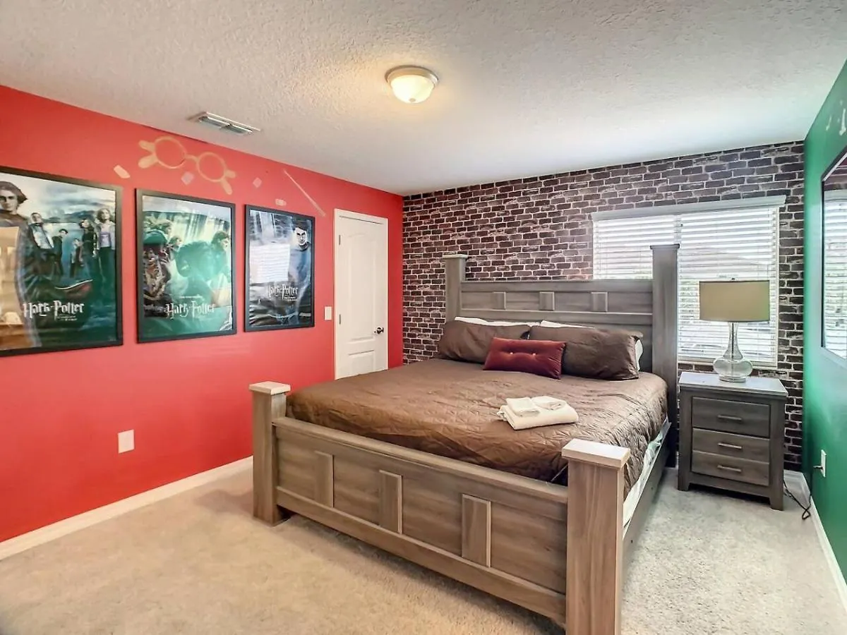 Storey Dreamy Townhome, 5 Mi Universal