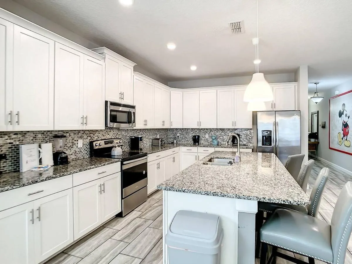 Storeylake Imagination Villa, 5mi Universal
