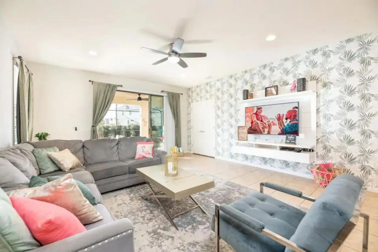 Windsor Westside Mickeys H1792 Holiday home *