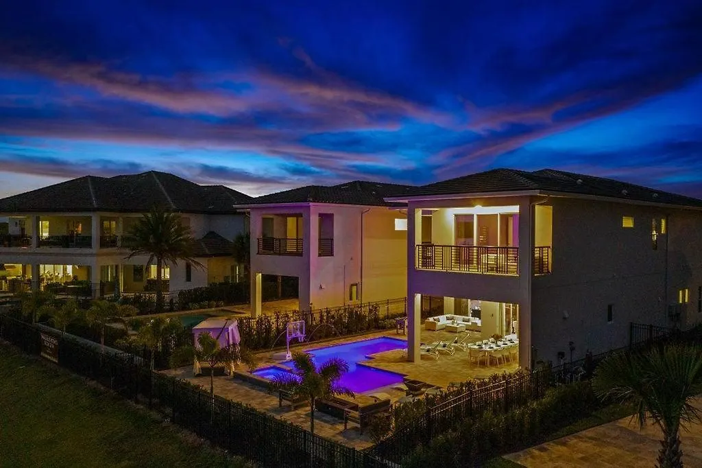 Modern 7 Bdrm Mansion With Themed Bedrooms At The Bear's Den Kissimmee