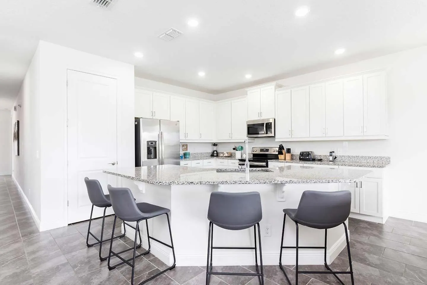 Magical 6 Bdrm With Themed Bedrooms At Reunion