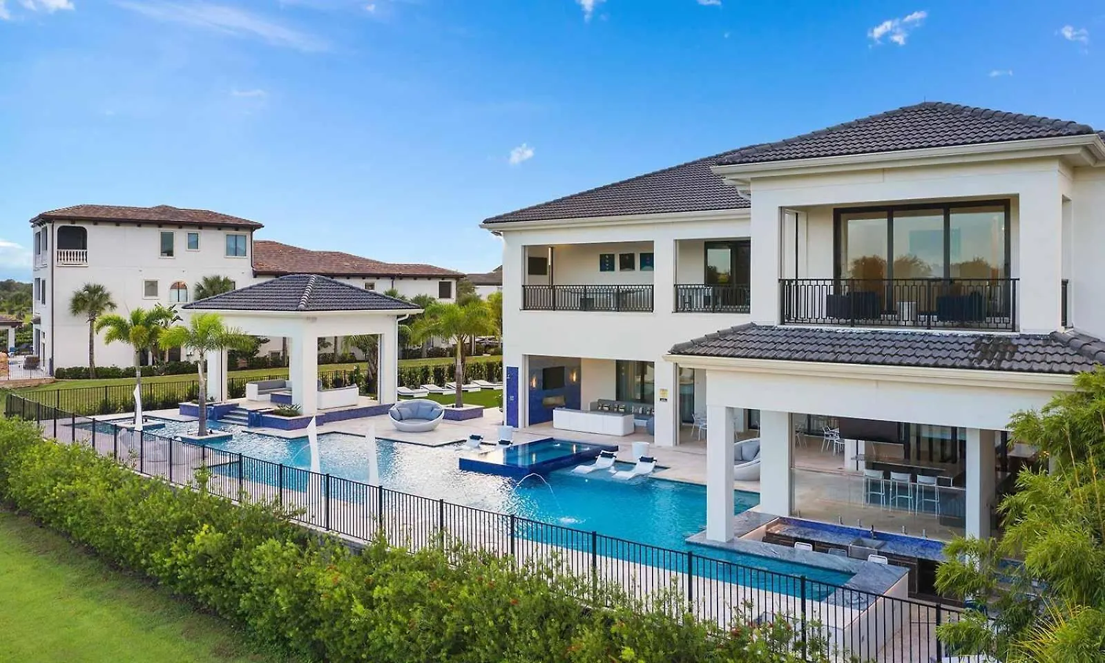 Holiday home Luxurious 9 Bdrm Estate With Golf Simulator And Entertainment Loft At Reunion