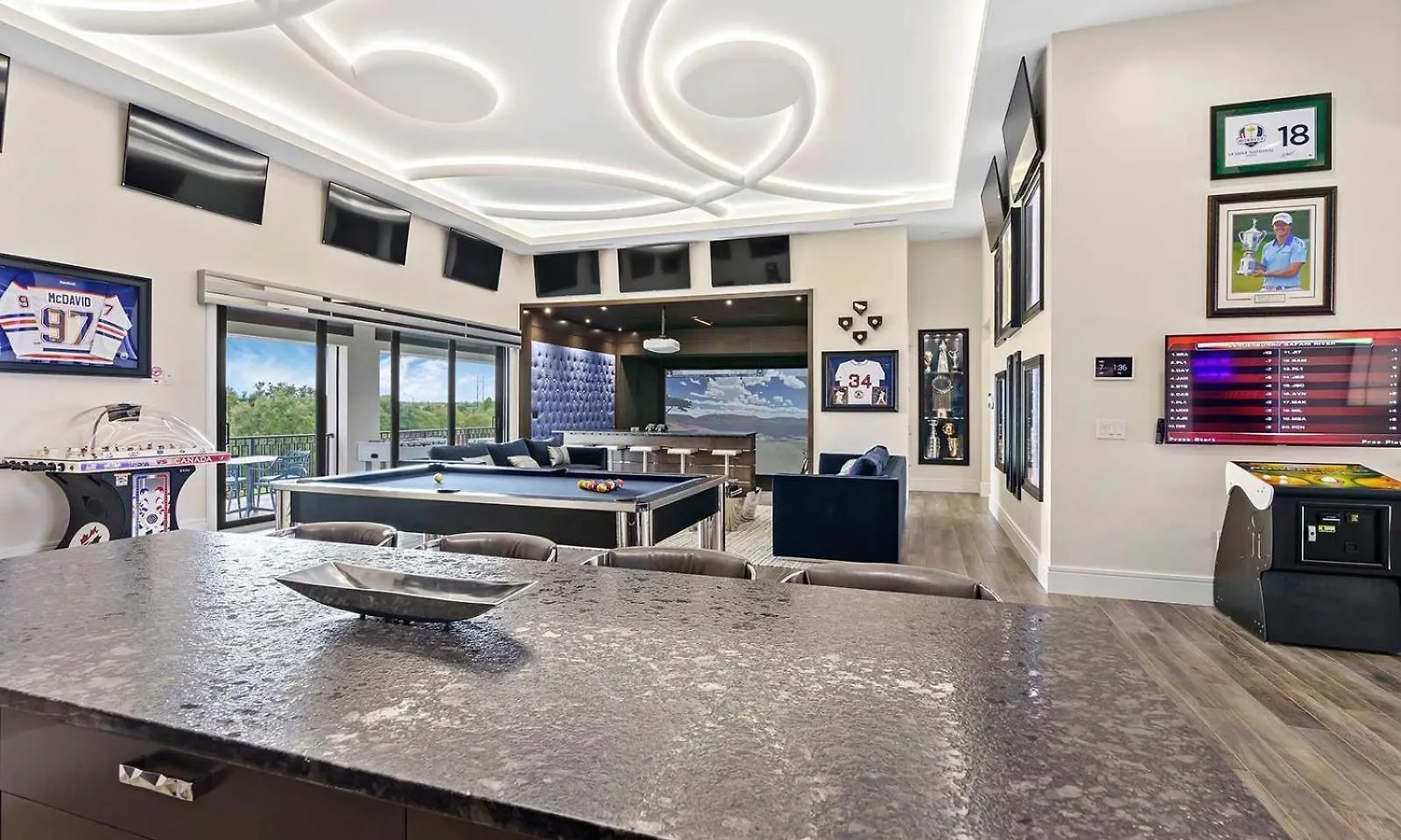 Luxurious 9 Bdrm Estate With Golf Simulator And Entertainment Loft At Reunion