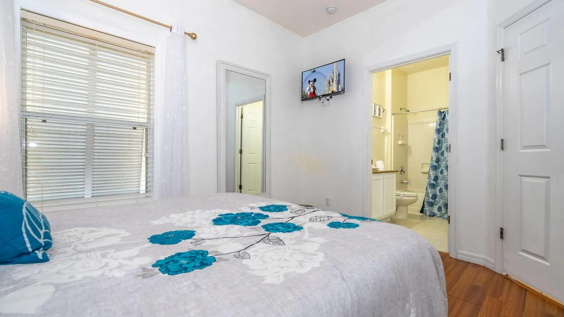 Holiday home 4bd W Pool & Close To At Paradise Palms 8570 Four Corners