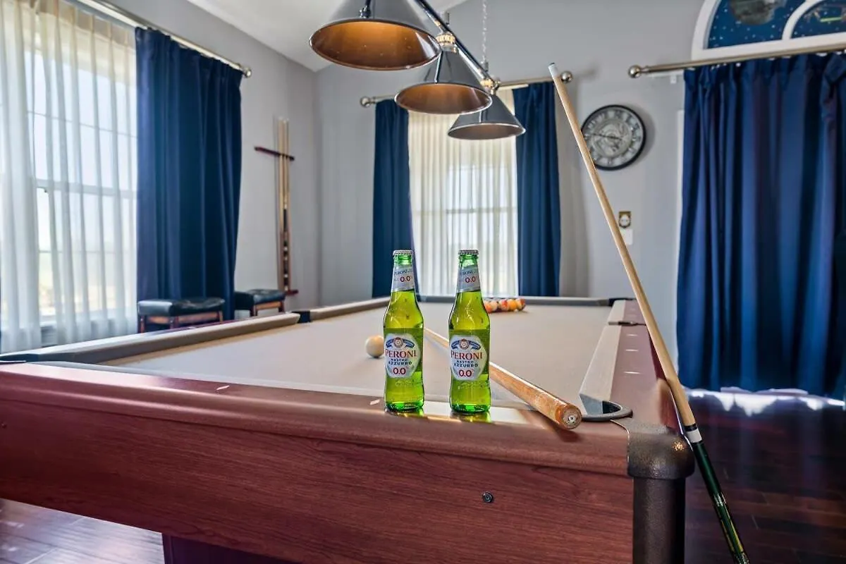Game Heated Pool Cinema 6mi To