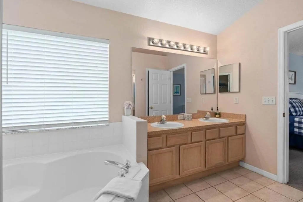 Private Pool Close To Lg Hmslps 8
