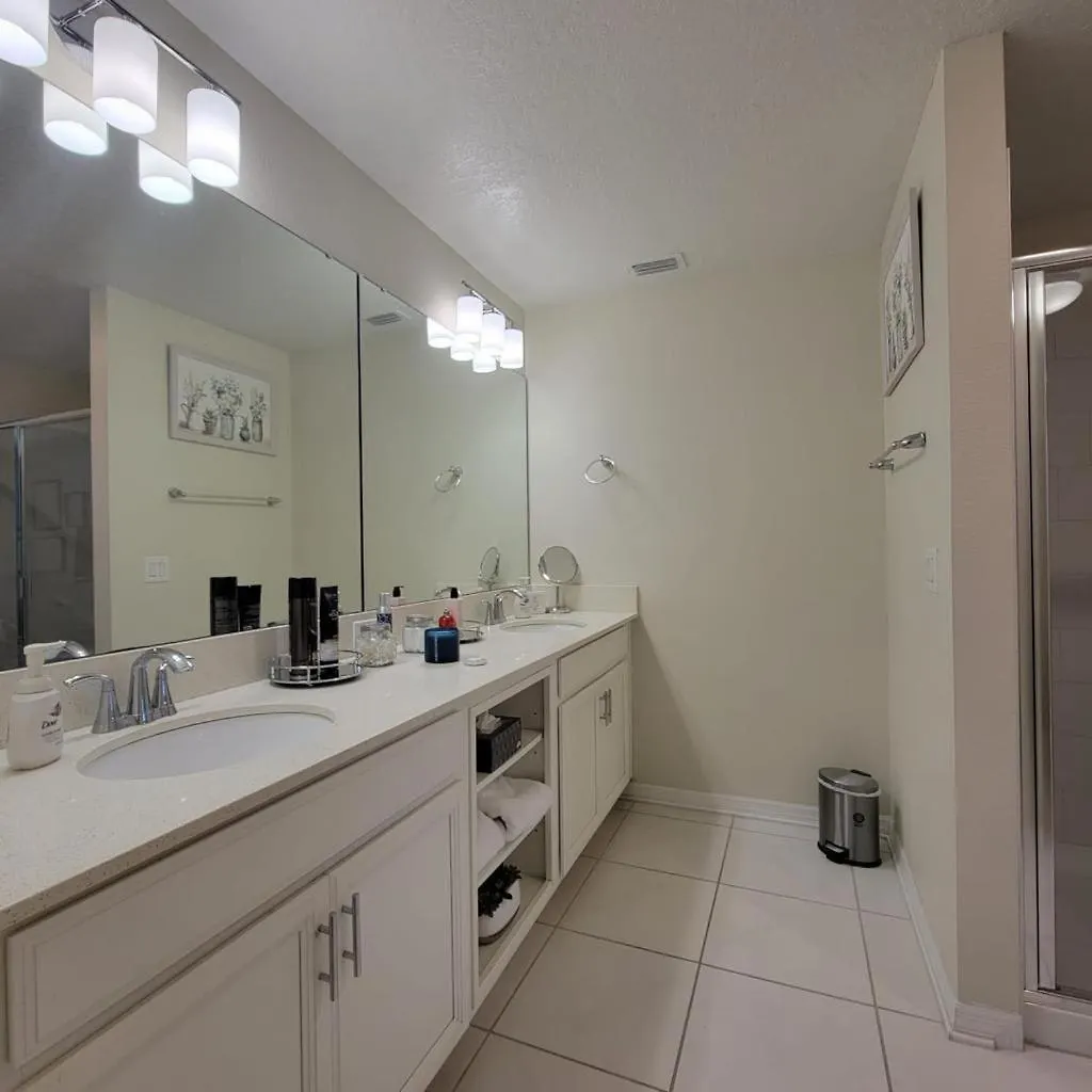 - Storey 423 Kissimmee