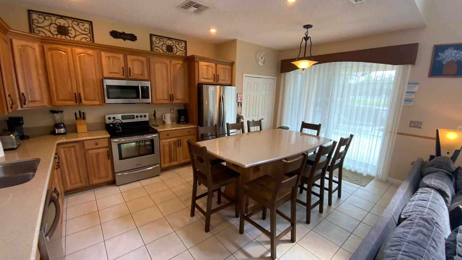 Seasons 6 Bedrooms, 4 Masters And Water View Holiday home *