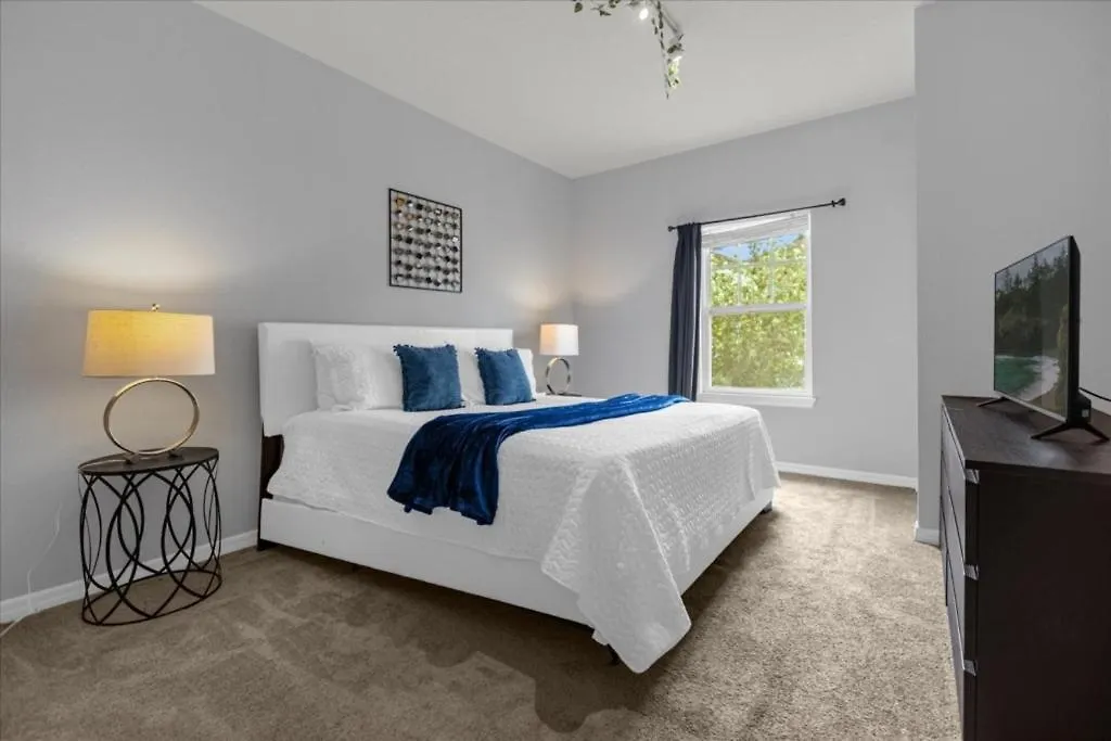 3 Bedroom- 2 Bathroom- Lucaya Village 13-107lv 펜션 *