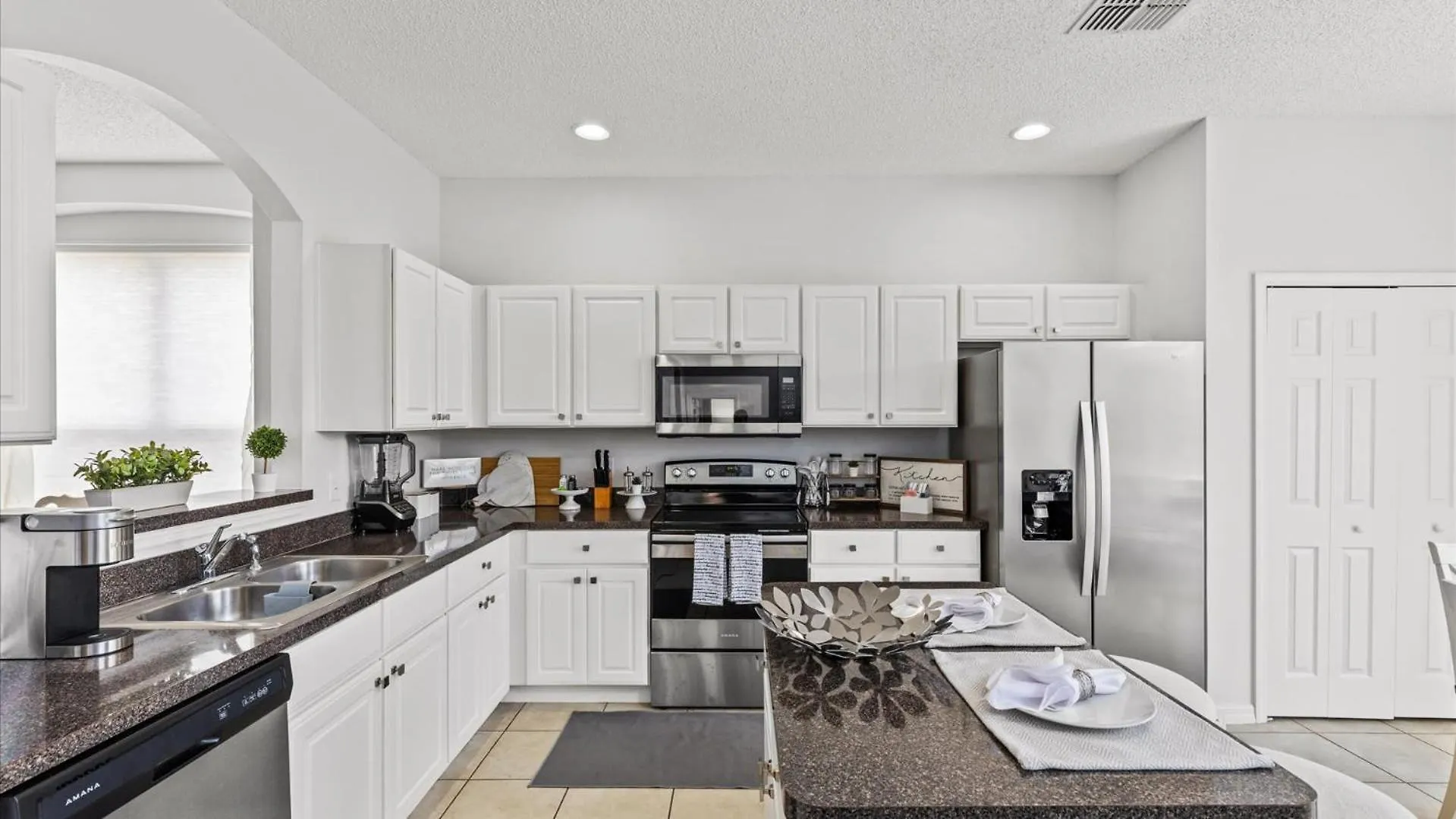 Treasure Hunt Retreat At Allevo Homes * Kissimmee