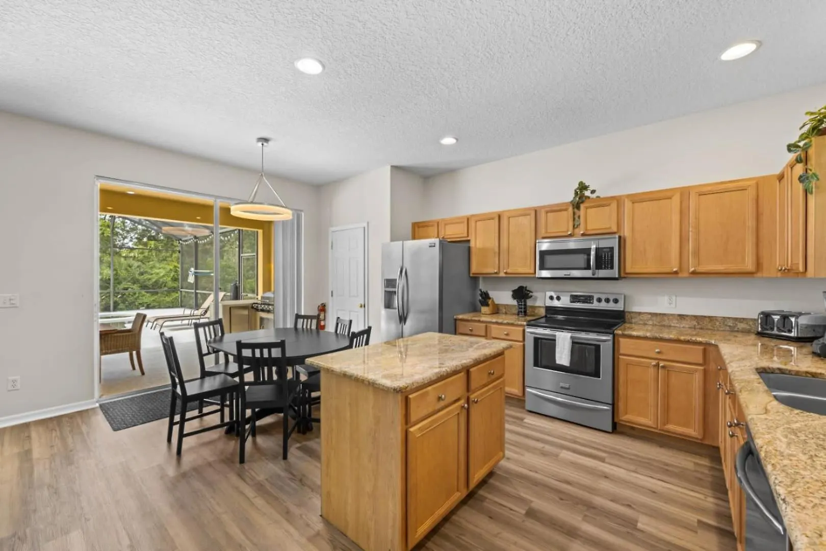 Sunshine Escape Retreat At Allevo Homes