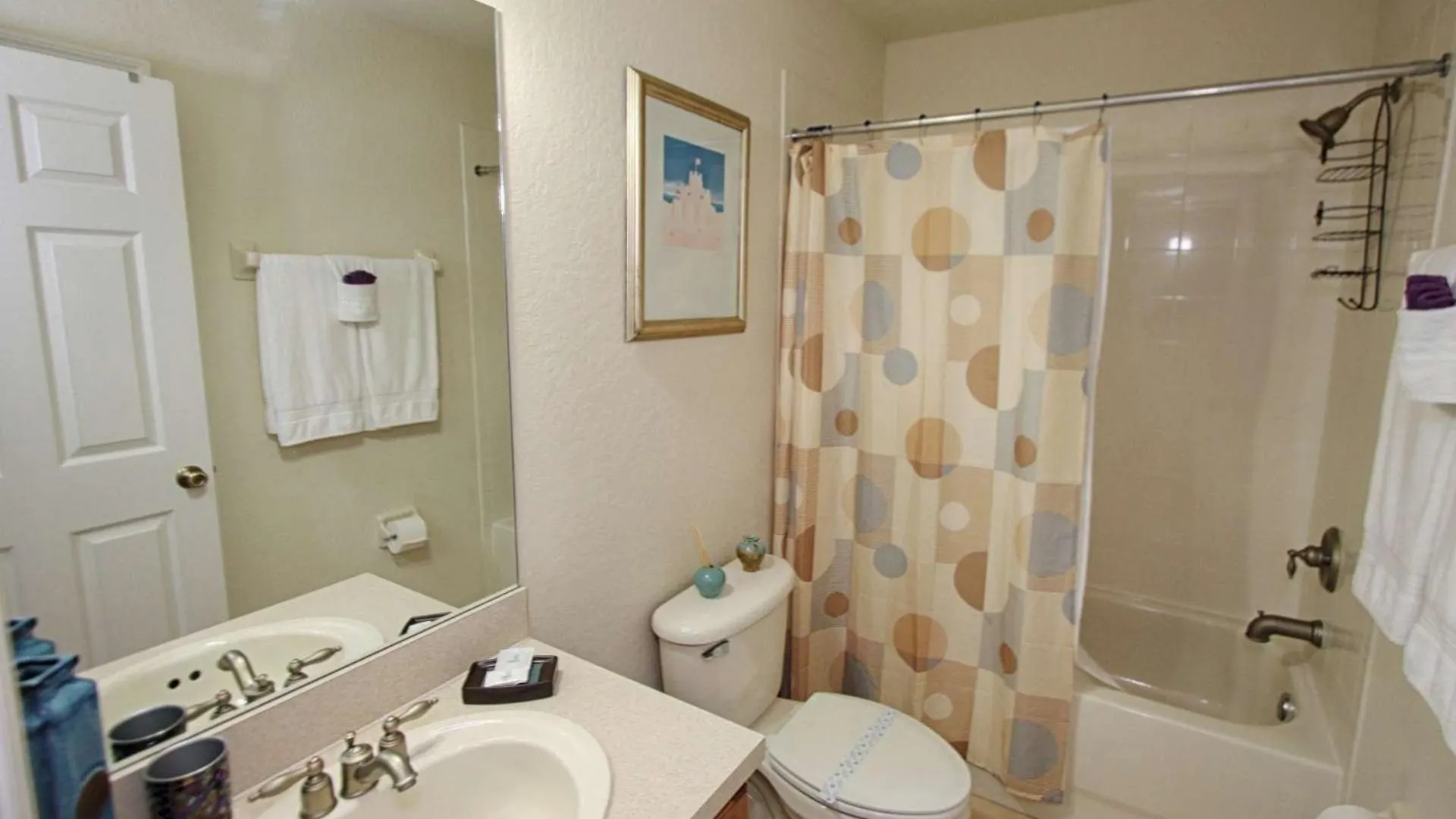 2633 Trafalgar Village