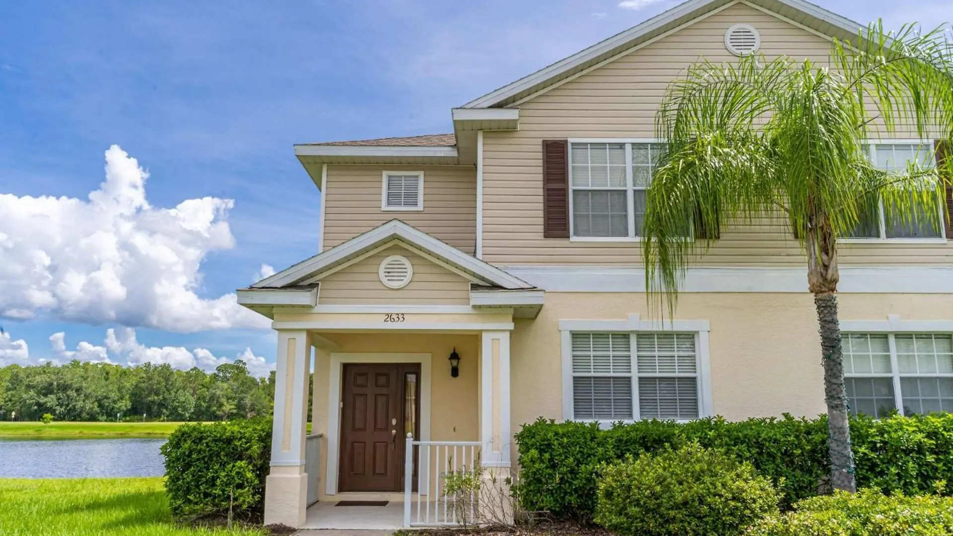 2633 Trafalgar Village *