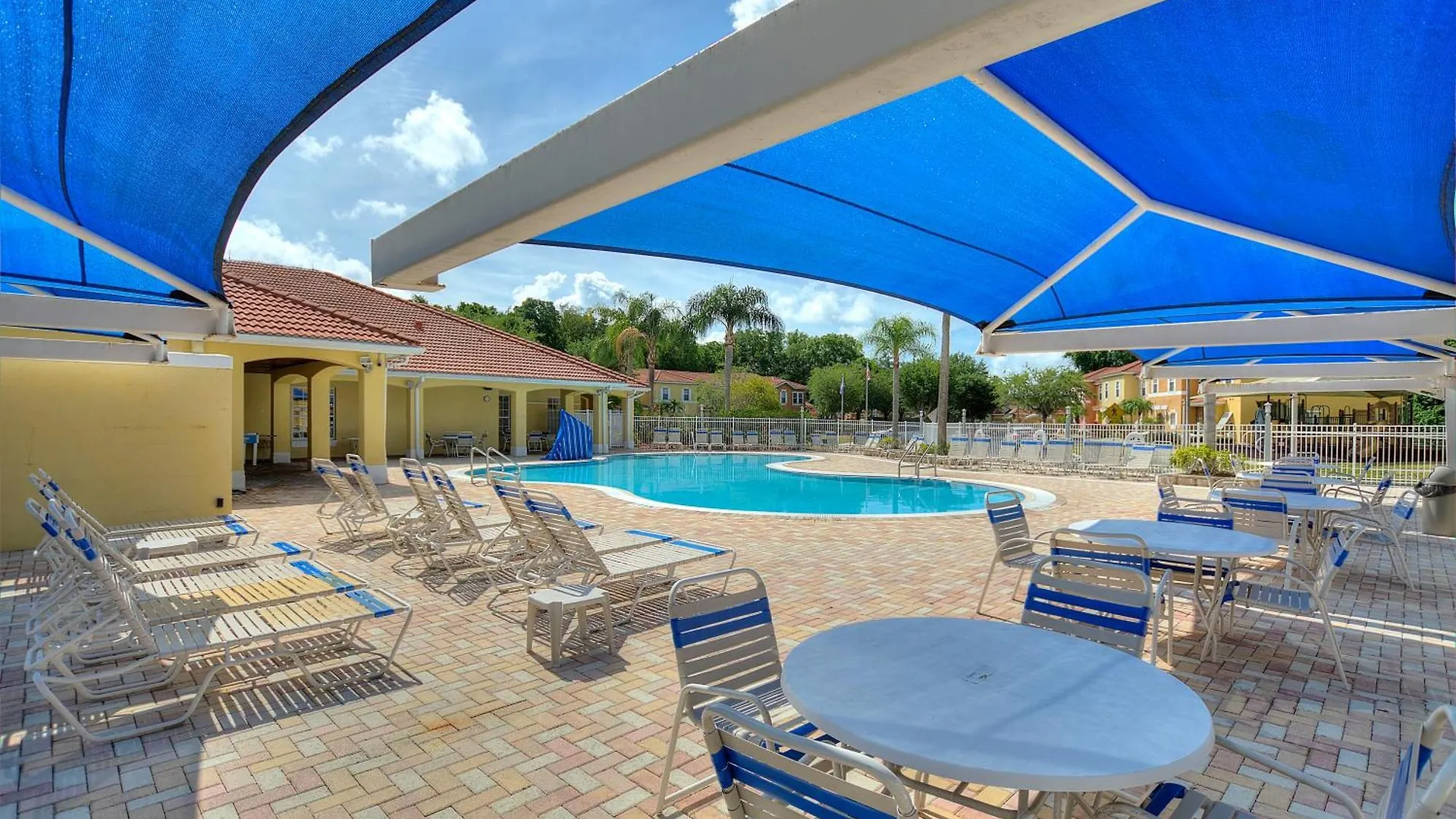 Allure - Sleeps 8 - 3 Bdm -