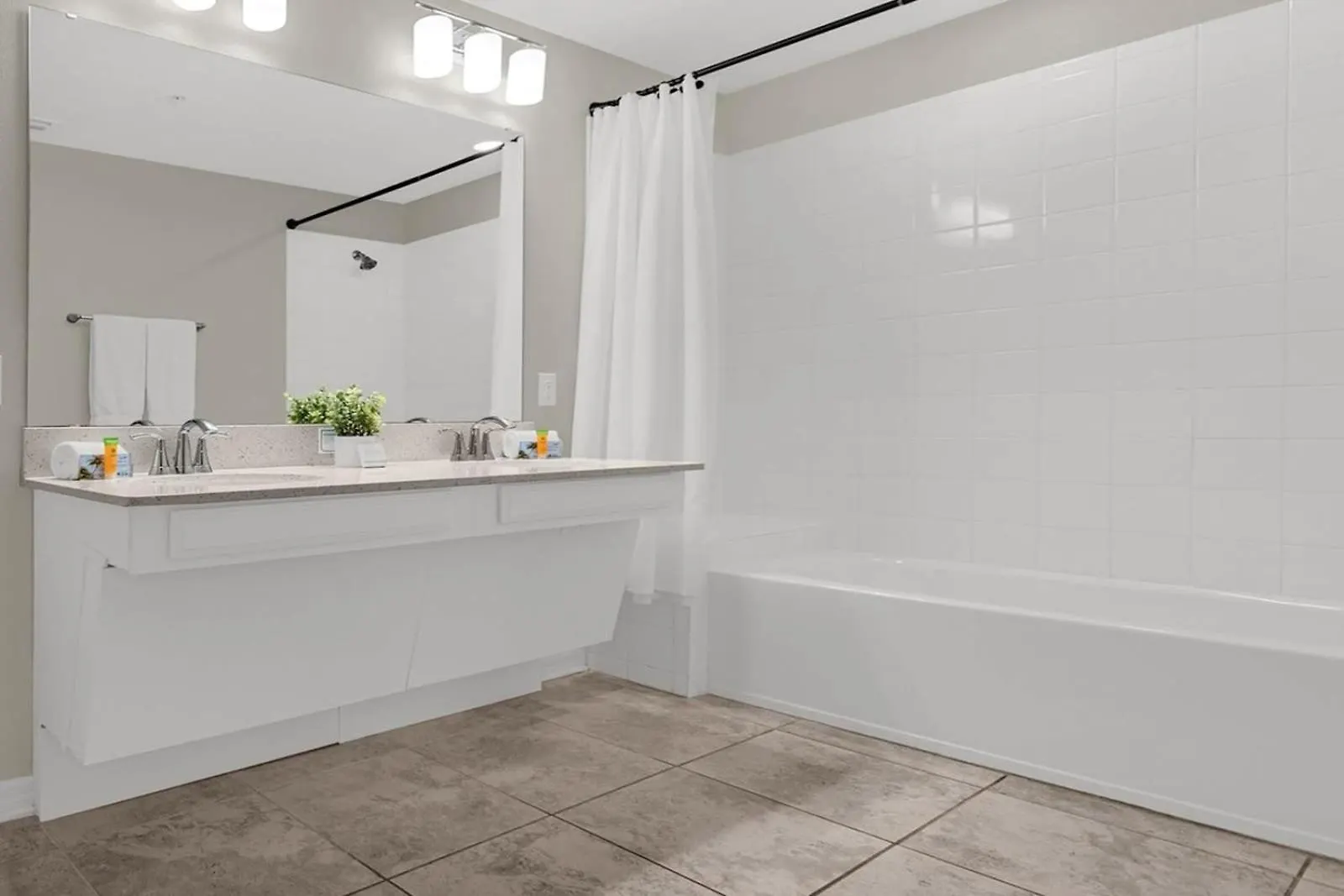 Modern With Gorgeous Patio Views Kissimmee
