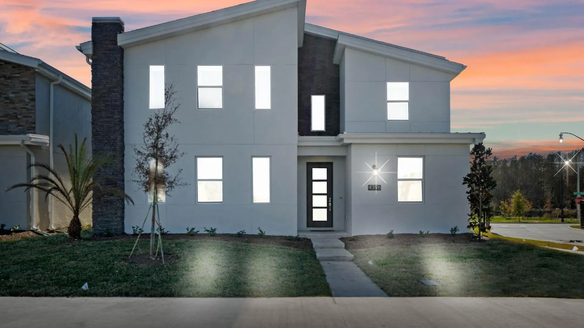 Holiday home 9 Bedroom- 5 Bathroom Storey 4396 Qs