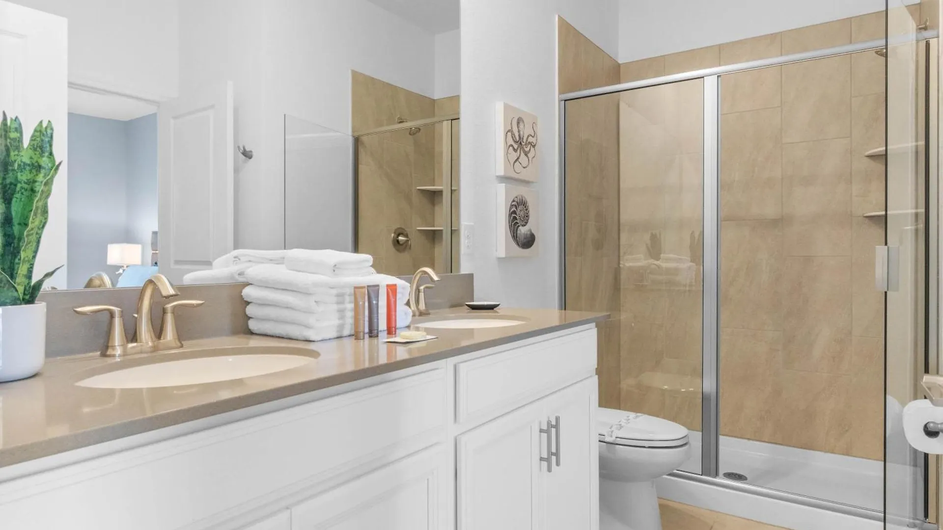 9 Bedroom- 5 Bathroom Storey 4396 Qs Kissimmee